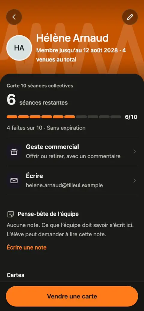 La fiche d'un élève : sa carte, ce qui lui reste, ses documents.
